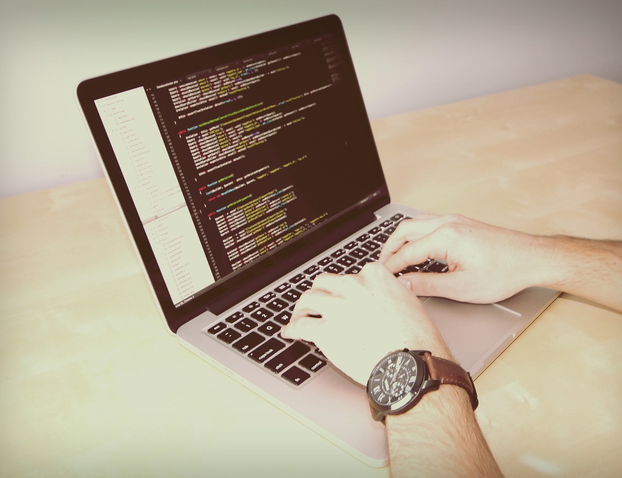 电脑为何会自开机？原因分析与解决方法